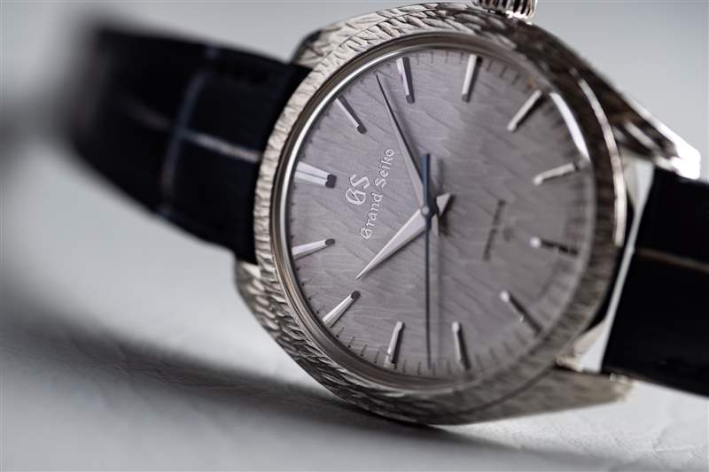 SBGZ009 Grand Seiko 的雕刻表殼和紋理表盤