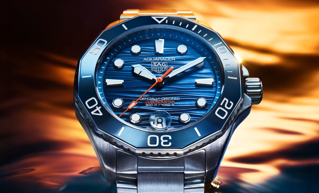 TAG HEUER - 潛水猛將升級(jí)！TAG HEUER推出全新Aquaracer Professional 300日期腕錶與GMT腕錶