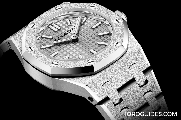 AUDEMARS PIGUET - ROYAL OAK - 67630BA. GG.1312BA.01 - 迷你Royal Oak閃耀回歸|AUDEMARS PIGUET Royal Oak Mini霜金石英腕表